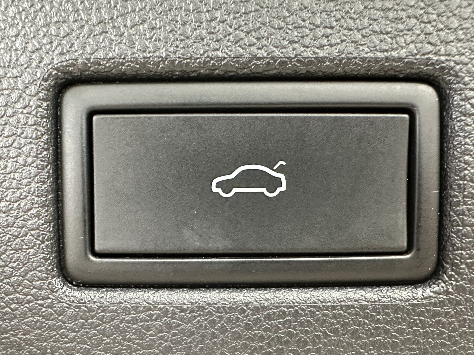 Fahrzeugabbildung Volkswagen Tiguan 1.4 eHybrid DSG Elegance NAV+MATRIX+PANO
