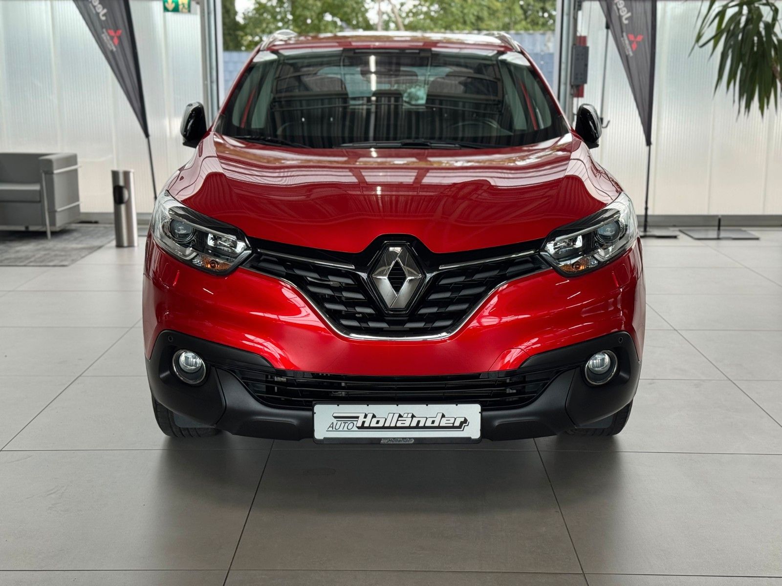 Fahrzeugabbildung Renault Kadjar 1.3 TCe 140 Limited "AHK Kamera DeLuxe"