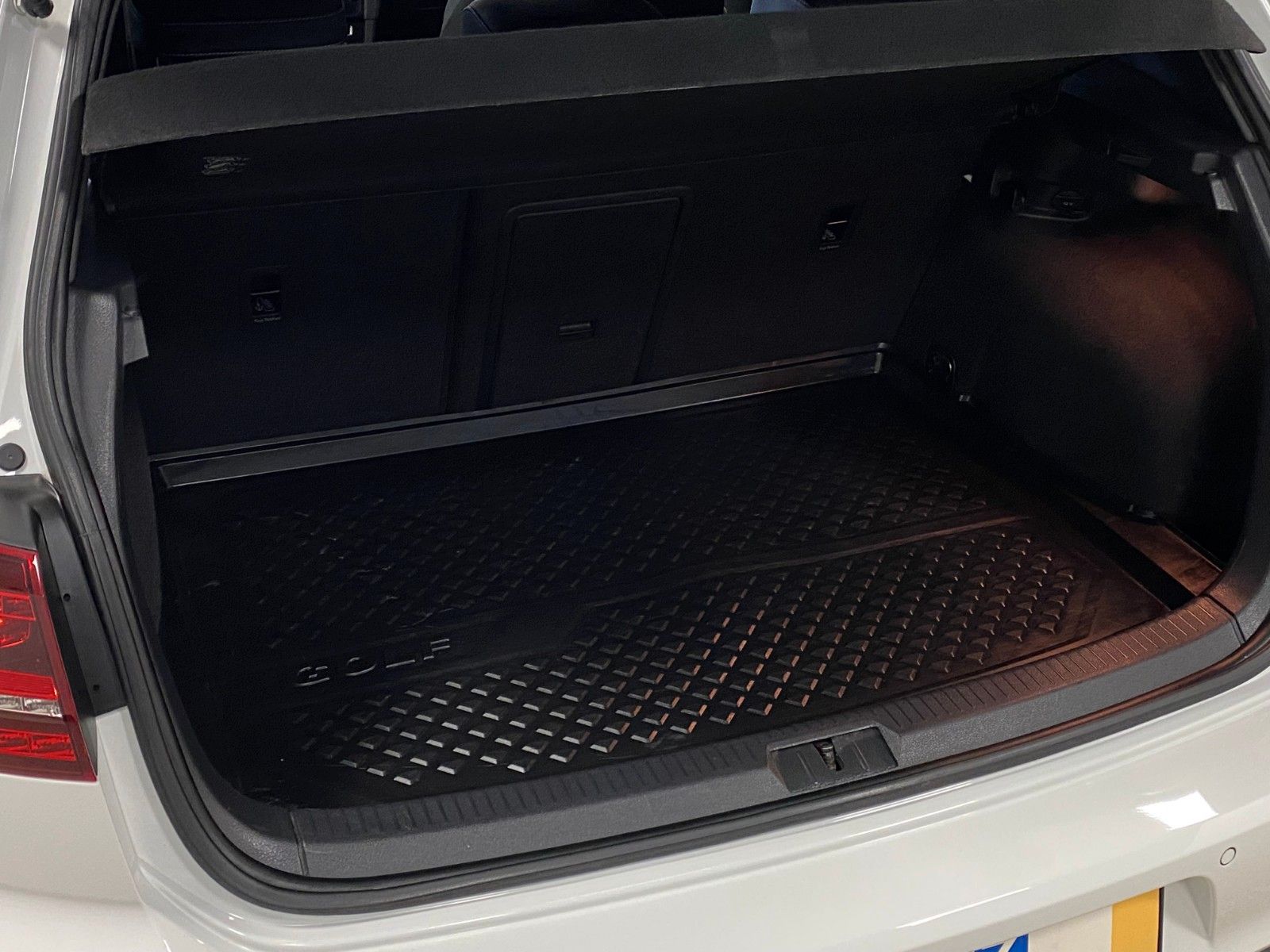 Fahrzeugabbildung Volkswagen Golf 2.0 TDI DSG BMT GTD+DCC+BI-XENON+PANORAMAD+