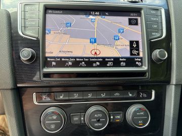Volkswagen Golf - 10