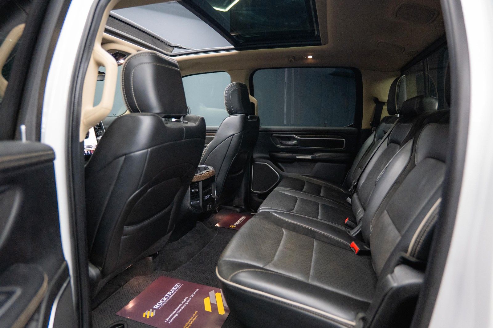 Fahrzeugabbildung Dodge RAM 5.7 V8 HEMI 4x4 LARAMIE LPG *Unfallfrei*Pano