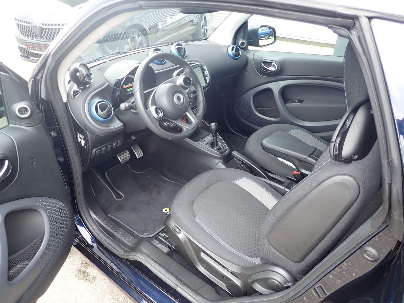 Fahrzeugabbildung Smart ForTwo cabrio EQ electric drive