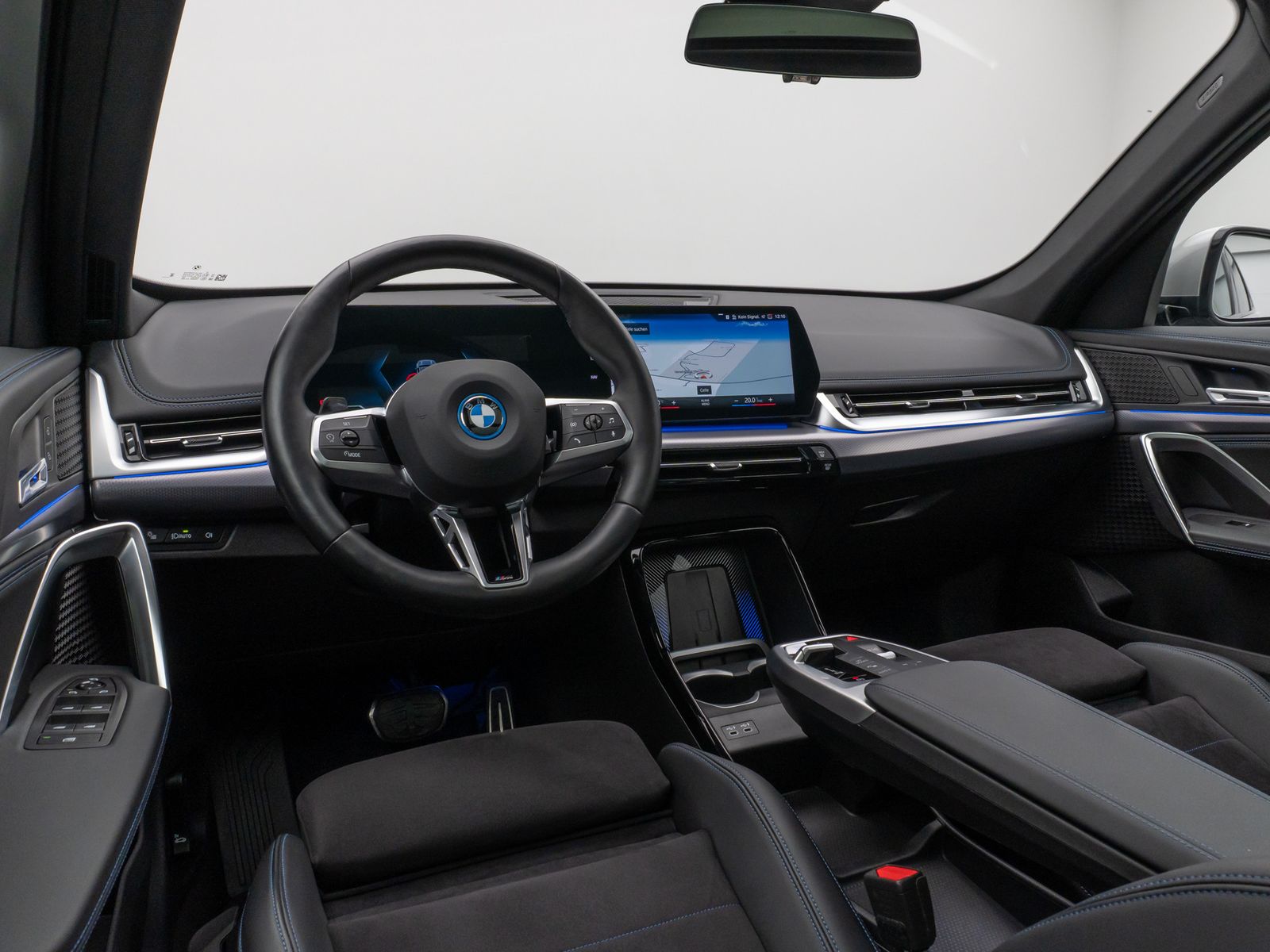 Fahrzeugabbildung BMW iX1 xD30 M Sport Panorama Kamera DAB Komfort LED