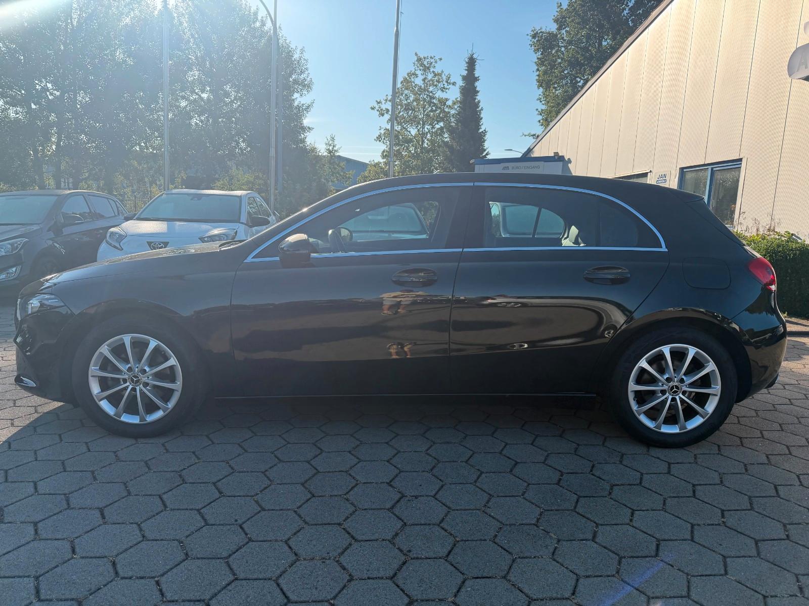 Mercedes-Benz A 180 Automatik Progressive ACC Kamera S-Heft