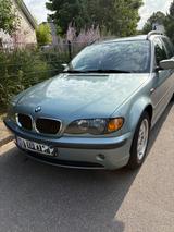 BMW 318i touring - - BMW 318: Grün