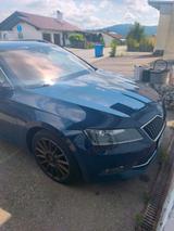 Skoda Superb 3v5 Combi 2.0 TDI Standheizung - Skoda Superb: 2.5