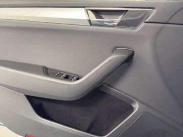 Bild 10 Skoda Superb Combi 2.0 TDI Ambition +NAVI+LED+ACC