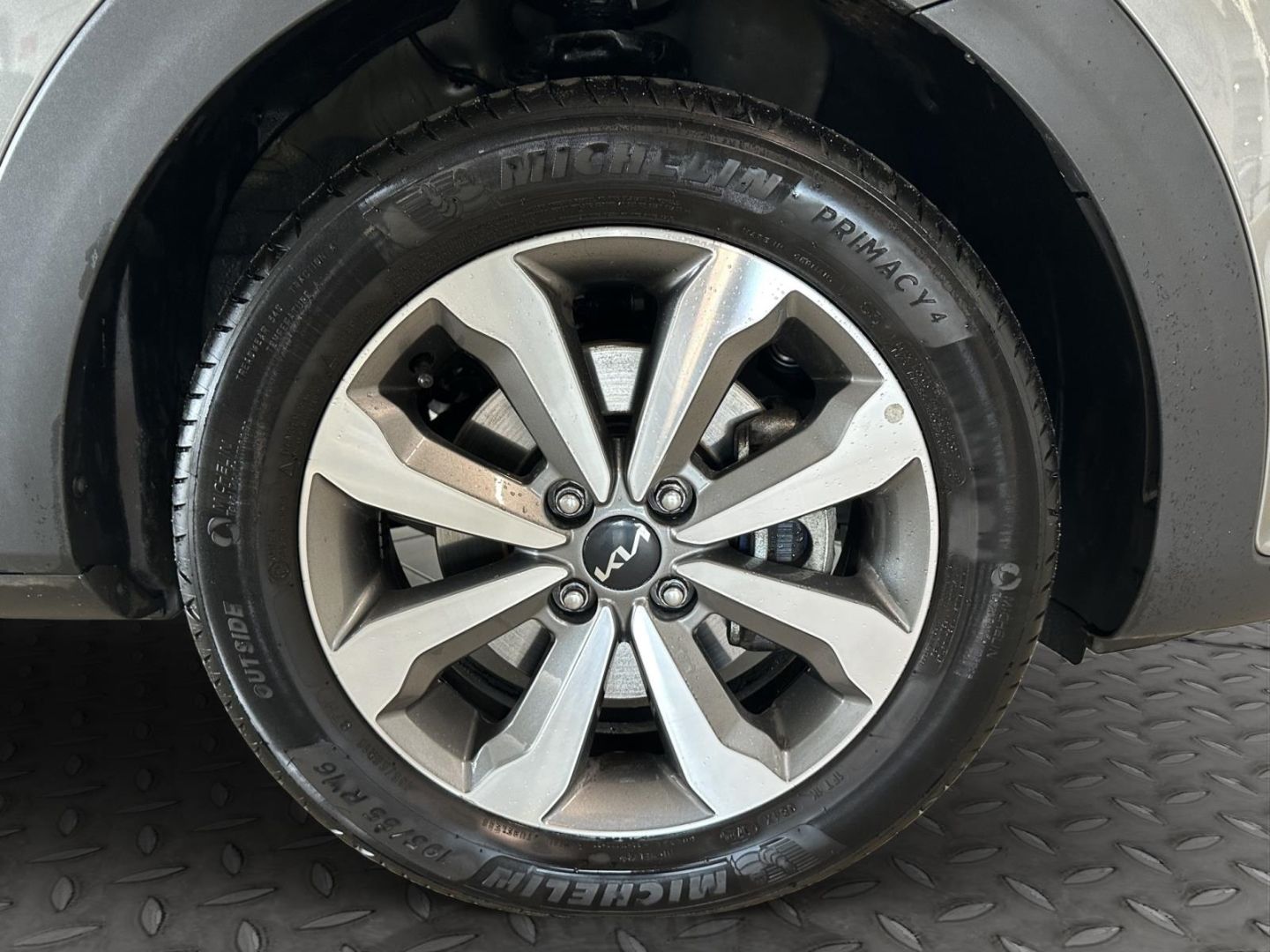 Fahrzeugabbildung Kia Stonic Nightline Edition 1.0 T-GDI Mild-Hybrid E