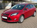 Ford Focus Lim. Titanium 1.6/Ölservice Neu/Navi/PDC - Ford Focus mit Benzin-Antrieb: Limousine, 1.6
