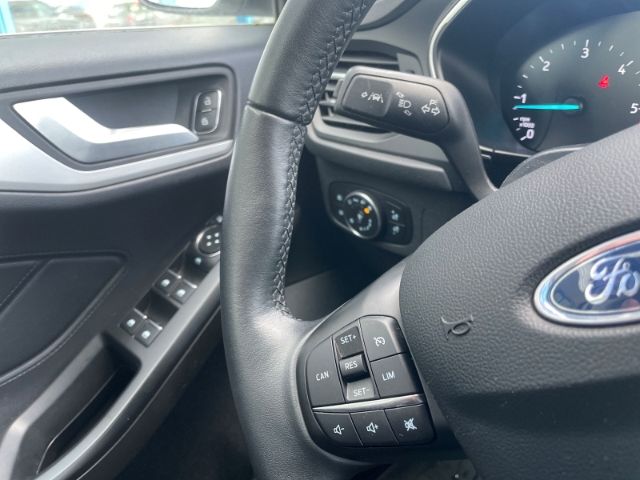 Fahrzeugabbildung Ford Focus 1.5 EcoBlue Cool & Connect Navi, Rückfahrk