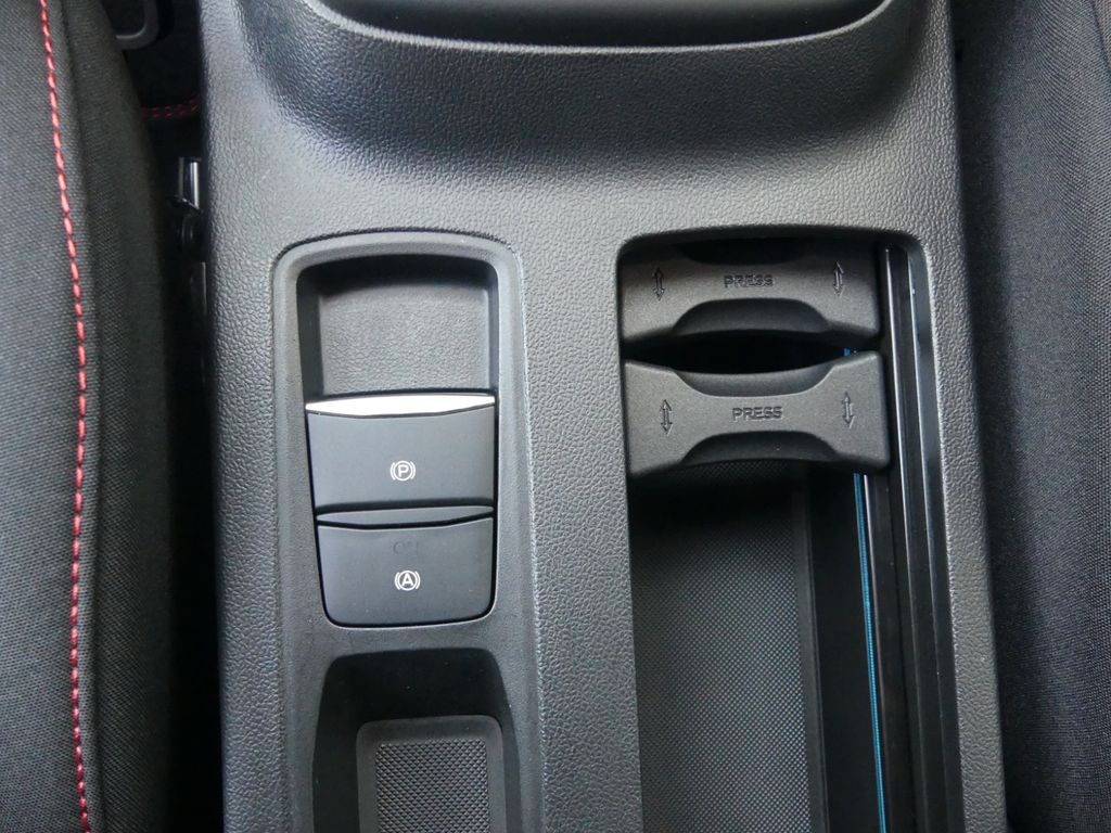 FORD Focus Lim. ST-Line X*ACC*Kamera* FORD Focus Lim. ST-Line X*ACC*Kamera*