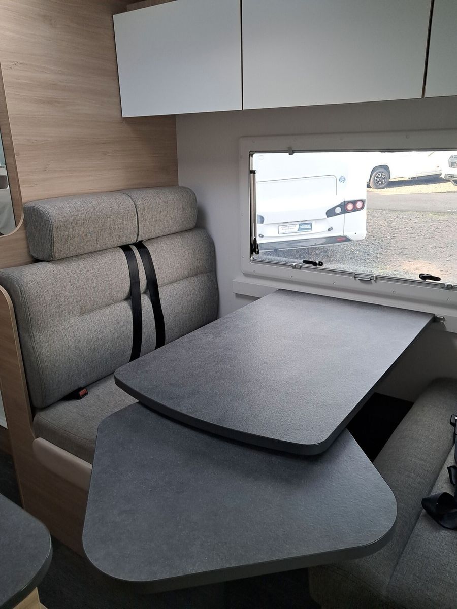 Fahrzeugabbildung Chausson Alkoven C727 First Line  Markise, Solar, RFK