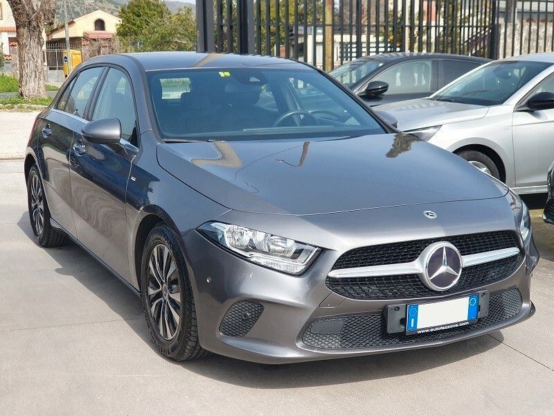 Mercedes-Benz MERCEDES-Benz Classe A 180d 116CV S&S NAV PARK C