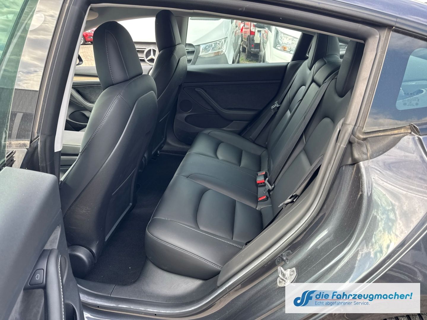 Fahrzeugabbildung Tesla Model 3 RWD Soundsystem ACC El. Heckklap.*UNFALL