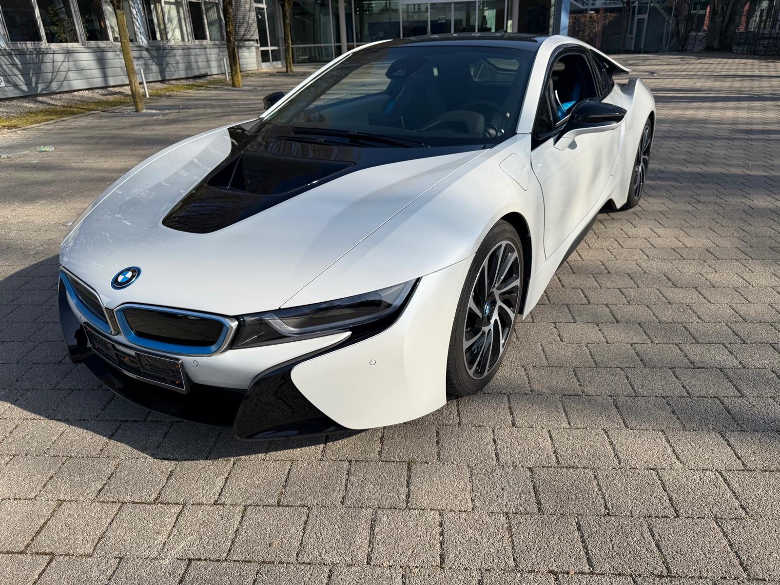 BMW i8 Coupe Navi Head-Up. 2.Hd.