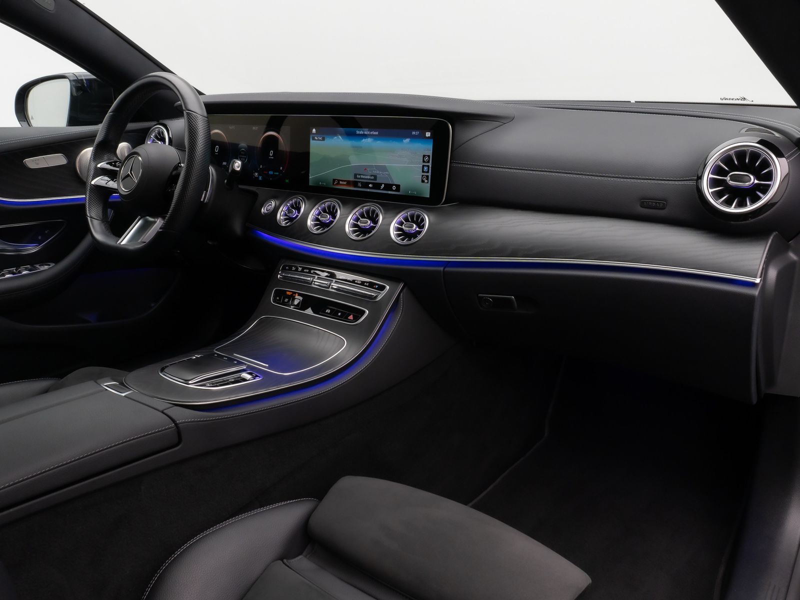 Fahrzeugabbildung Mercedes-Benz E300d Coupe 4Matic AMG Panorama Kamera LED