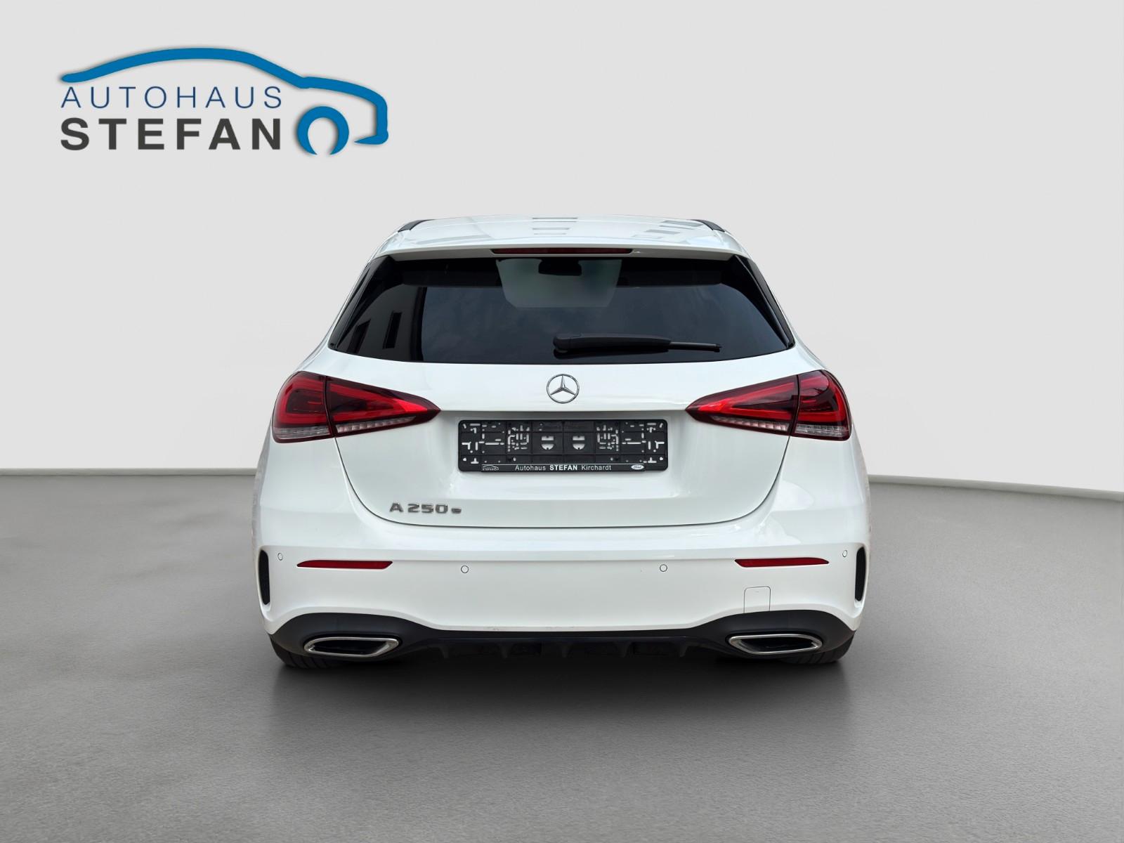 Mercedes-Benz A 250 e 8G-DCT AMG Line Night|LED|Panorama|Leder