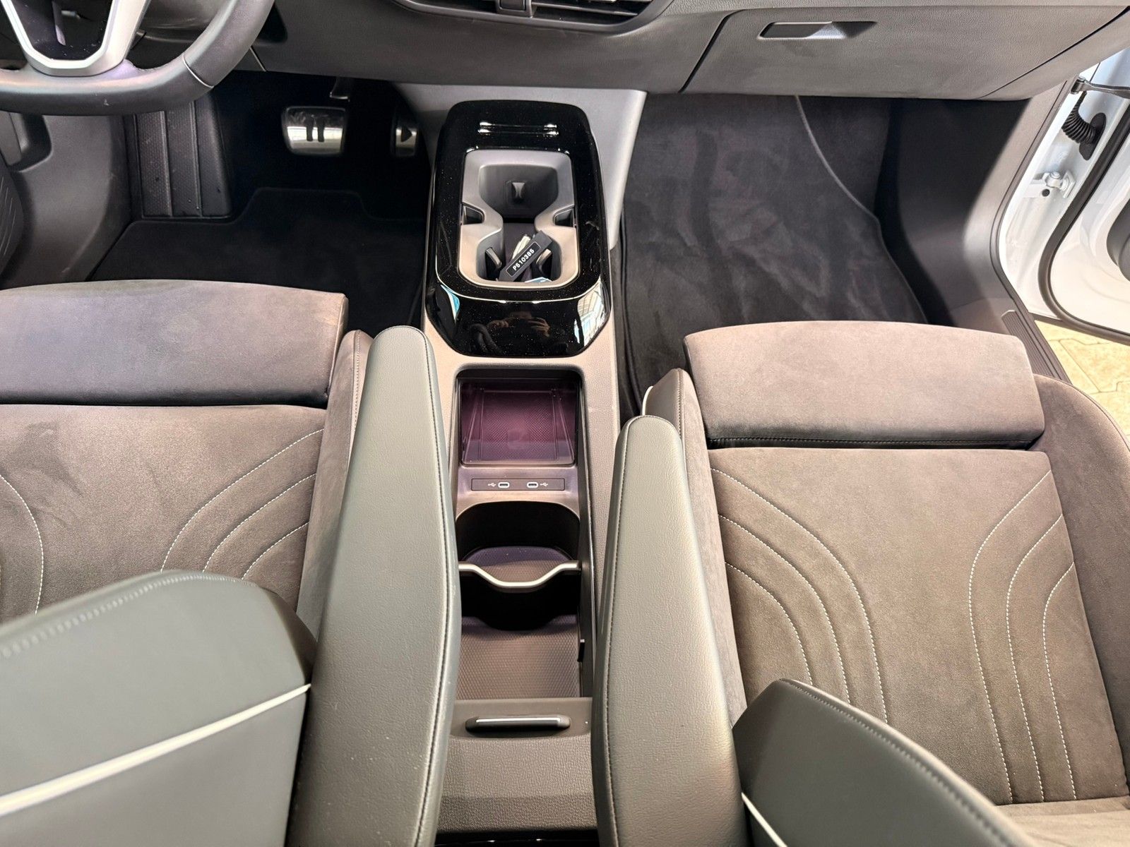 Fahrzeugabbildung Volkswagen ID.5 Pro 210kW UPE.67.116.- AHK + MATRIX