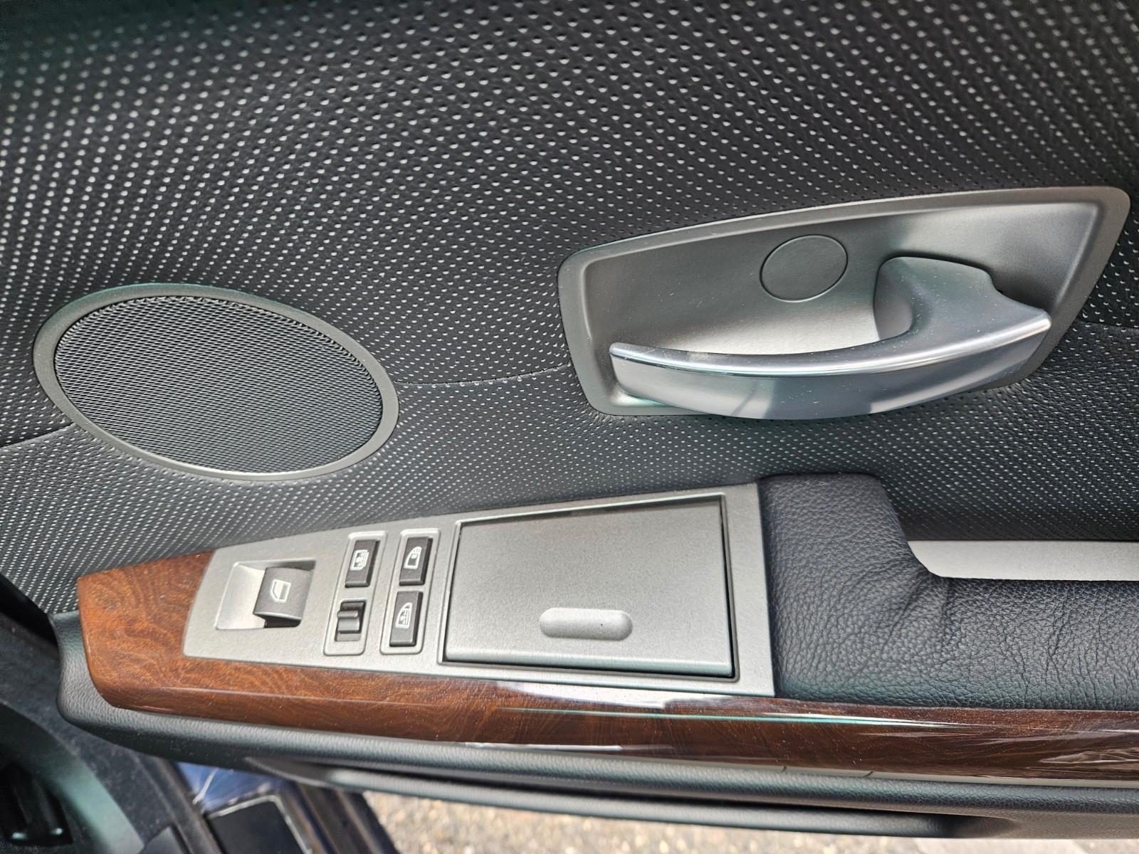 BMW 735i  