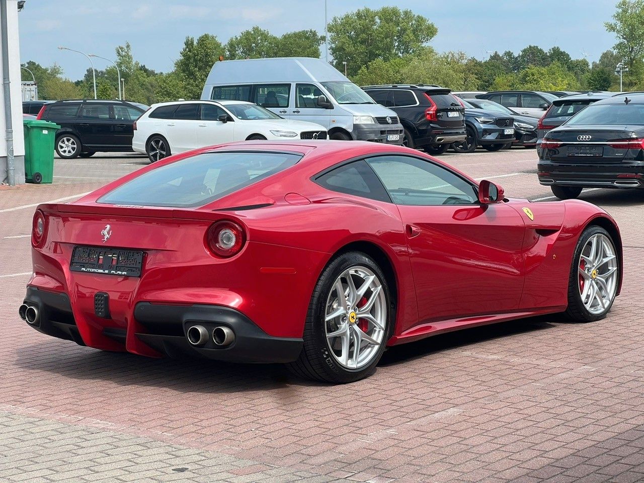 Fahrzeugabbildung Ferrari F12 Berlinetta*Carbon*Lift*Sonderfarbe*Garantie*