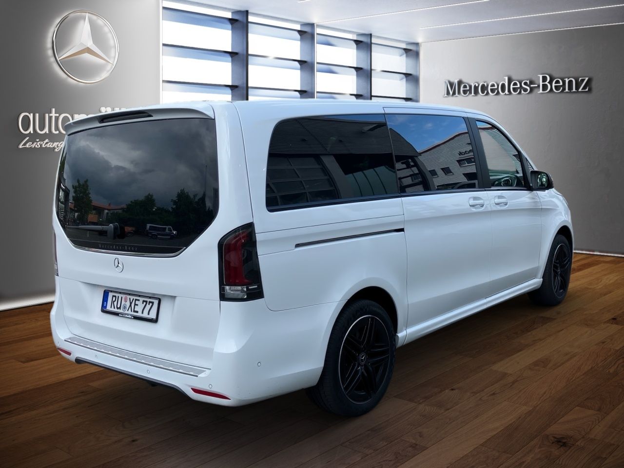 Fahrzeugabbildung Mercedes-Benz V 300 d AVG/L 4x4 360 ACC AHK AUT Bel.Sitz LED
