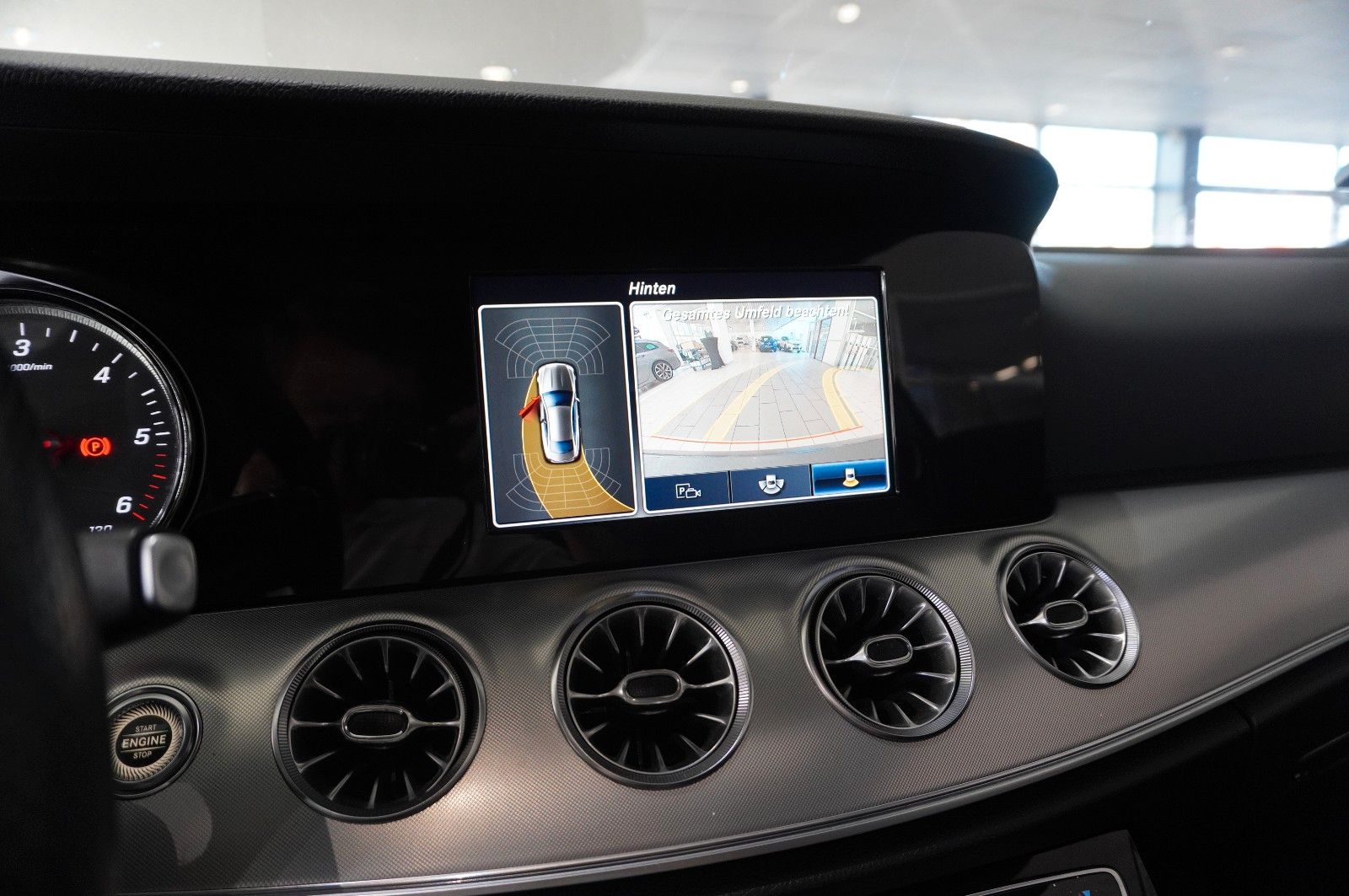 Fahrzeugabbildung Mercedes-Benz E 220D COUPE AVANTGARDE NAVI/LED/KAMERA/SH/PANO.