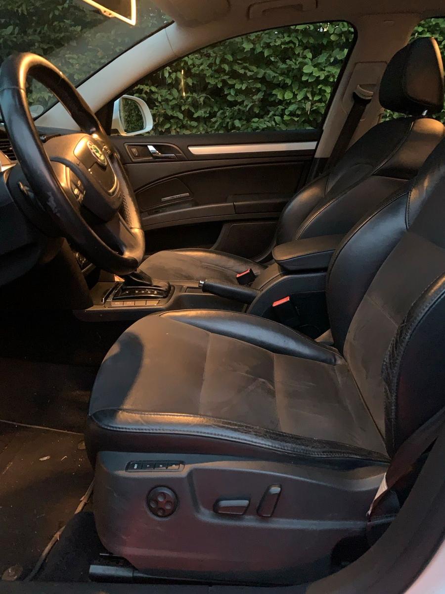 Skoda Superb 2011 — photo 9