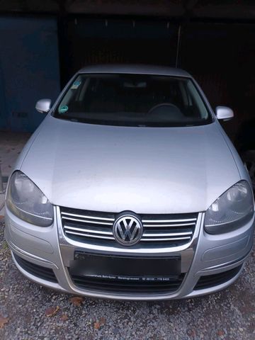 Volkswagen VW Jetta 1.6 mpi