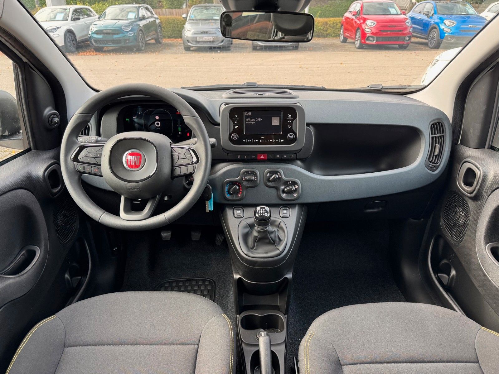 Fahrzeugabbildung Fiat Panda Pandina Hybrid 1.0 GSE 51kw (70PS) Weiß