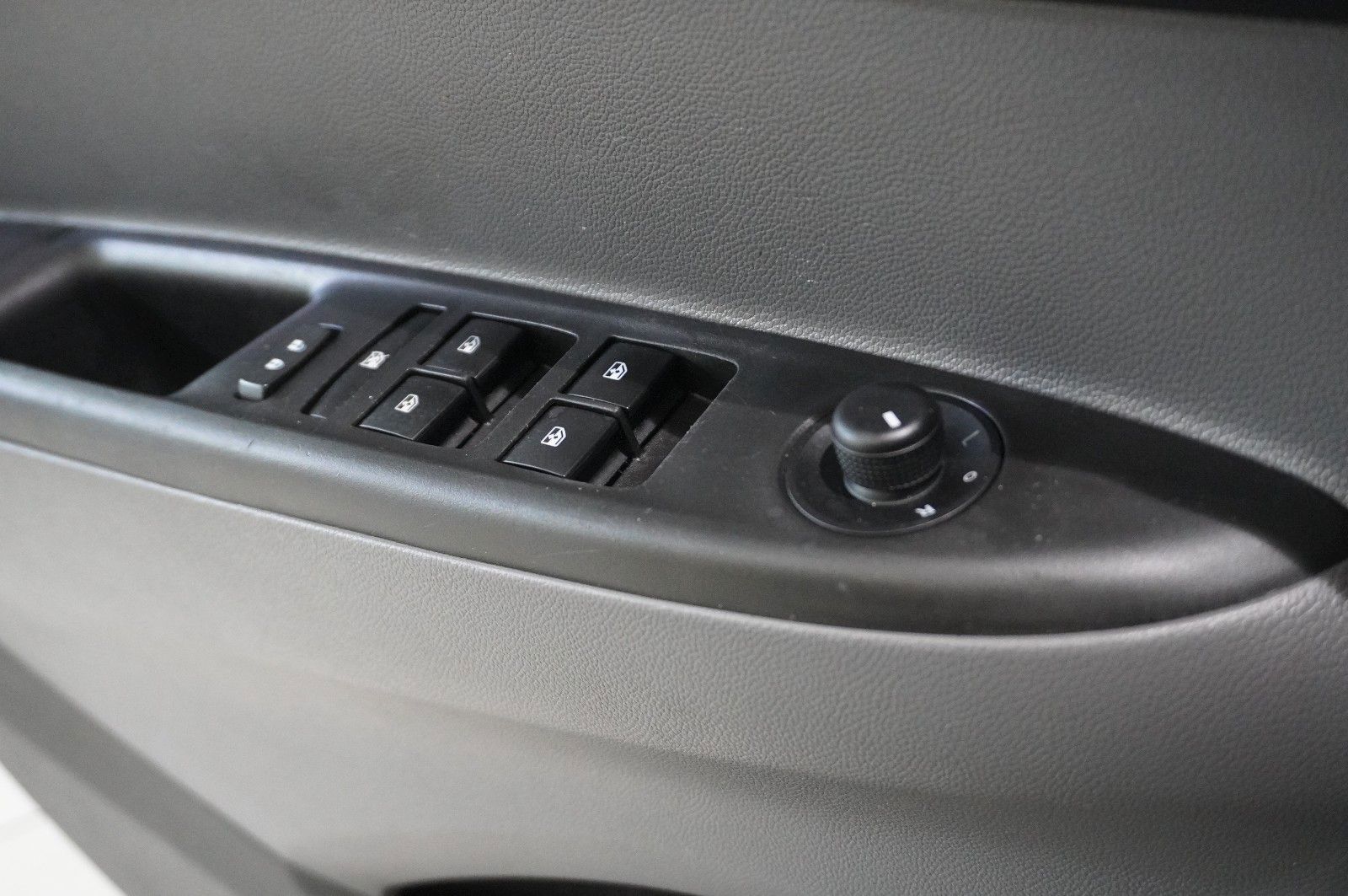 Fahrzeugabbildung Opel Karl 1.0 INNOVATION SHZ/KLIMAAUTOMATIK/ALU