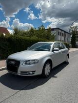 Audi A4 1.6 / TÜV 06/27 - Audi A4 mit Benzin-Antrieb: Kombi, 1.6