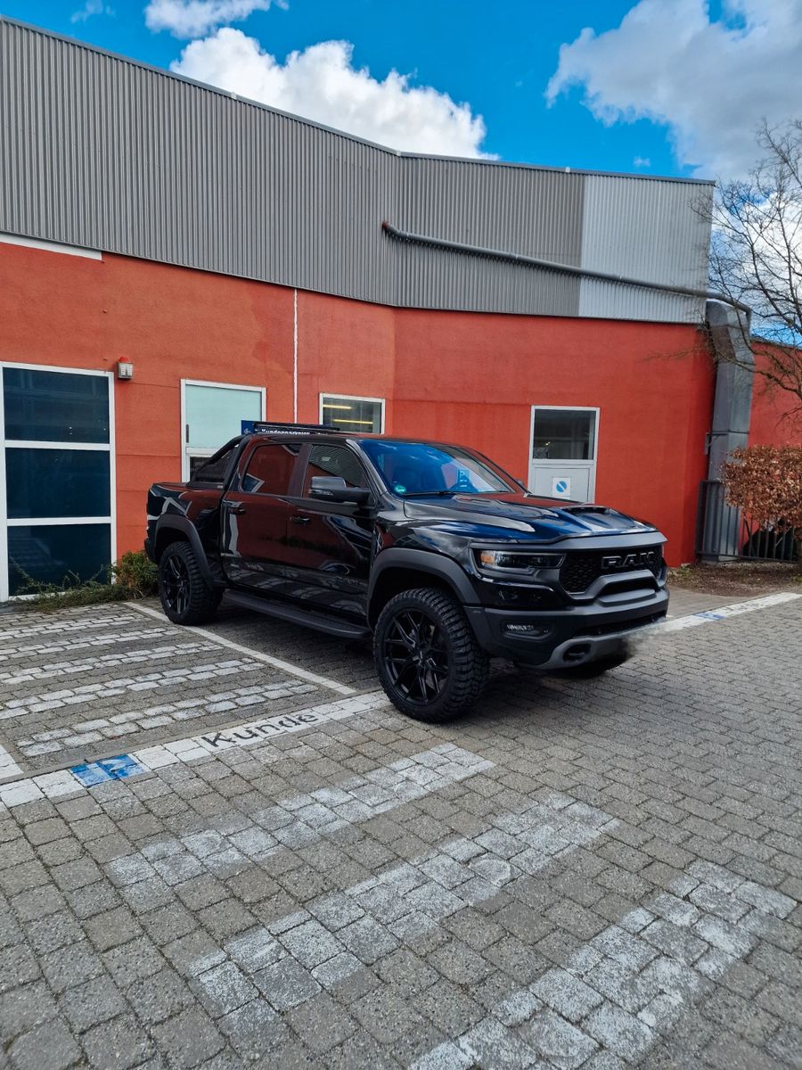 Fahrzeugabbildung Dodge RAM 1500 TRX 6.2 V8 *KOMPR."V-Max"24 Zoll*Bügel