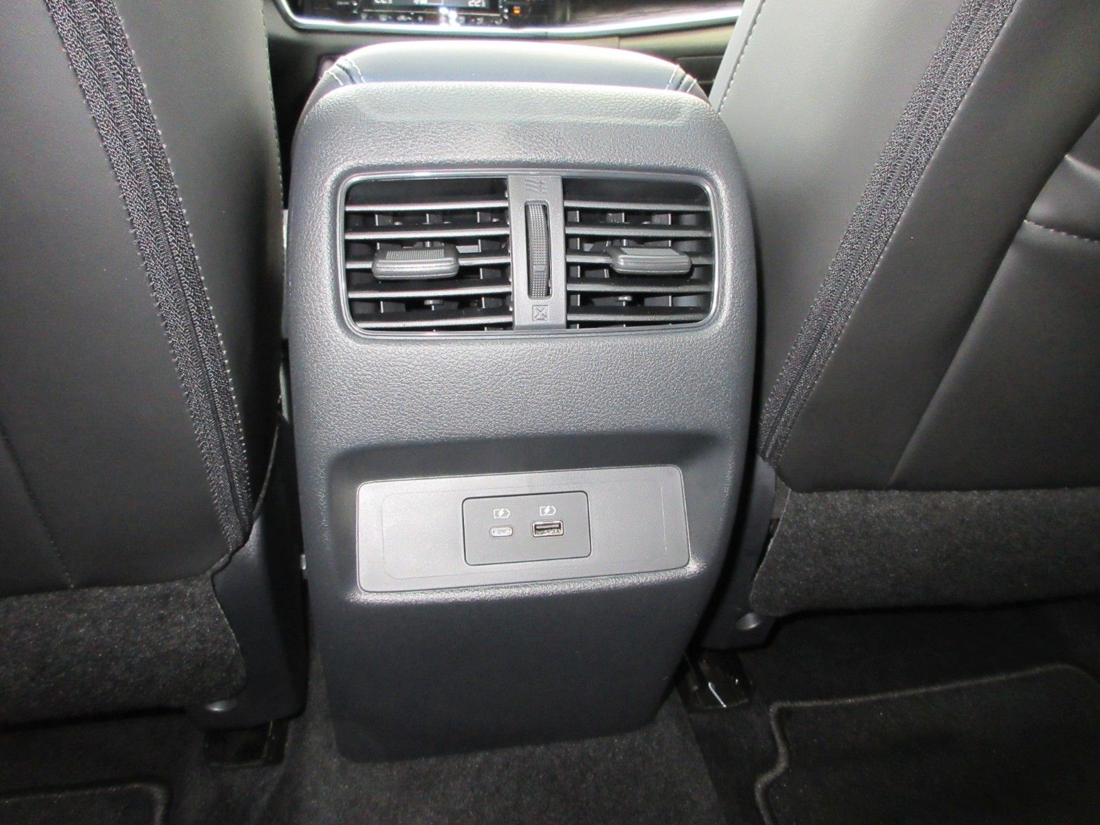 Fahrzeugabbildung Nissan Qashqai 1.3 Xtronic Automatik | Tekna+