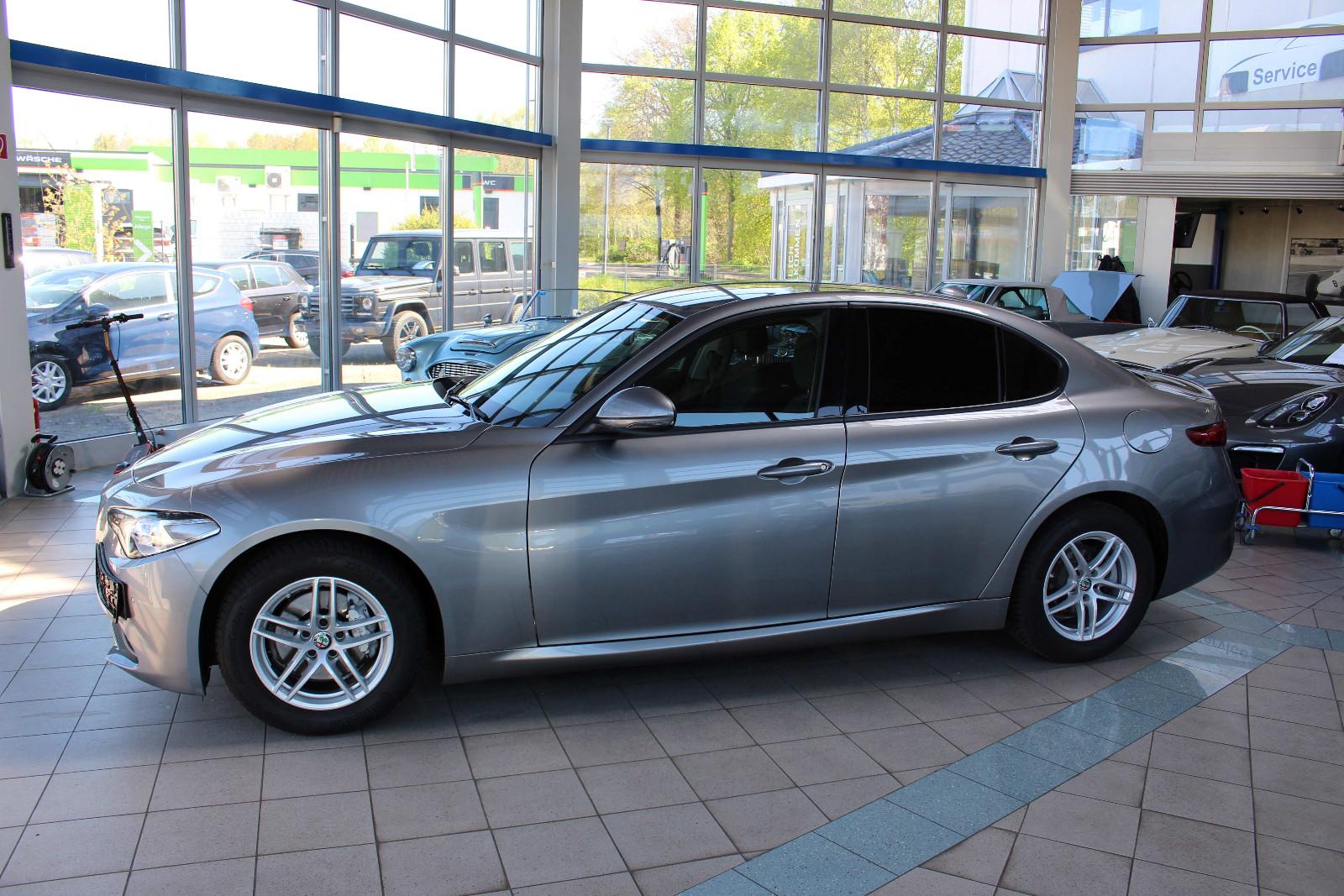Alfa Romeo Giulia 2.0 Turbo 16 V   Business