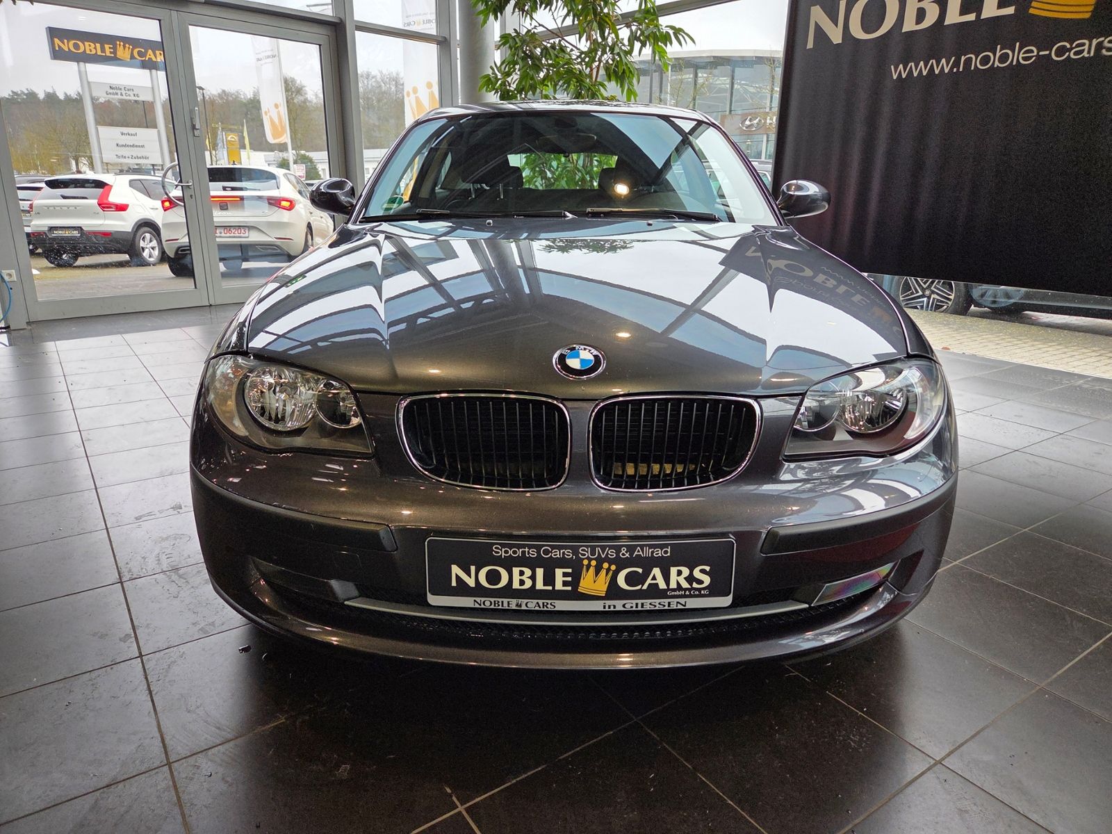 Fahrzeugabbildung BMW 116i Limousine KLIMA SHZ ALU - KM-Original