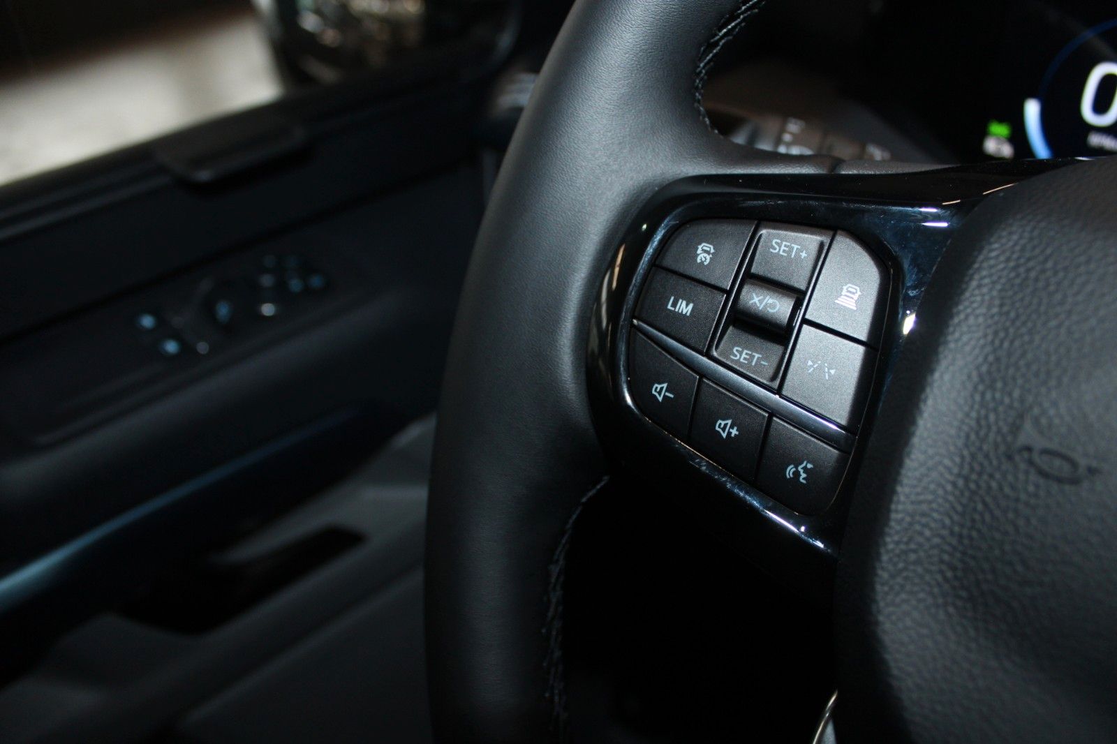 Fahrzeugabbildung Ford NUGGET L2 Active MARKISE + Aufstelldach SOFORT