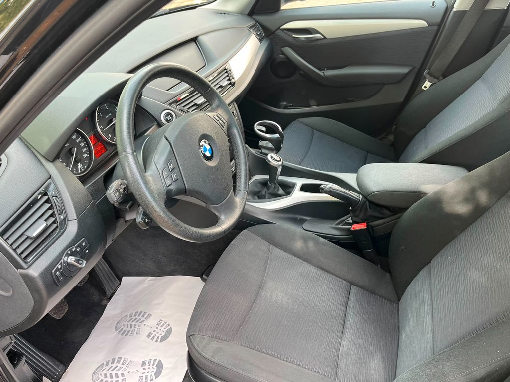 BMW X1 xDrive18d Sport Line 1-Hand - Bild 7
