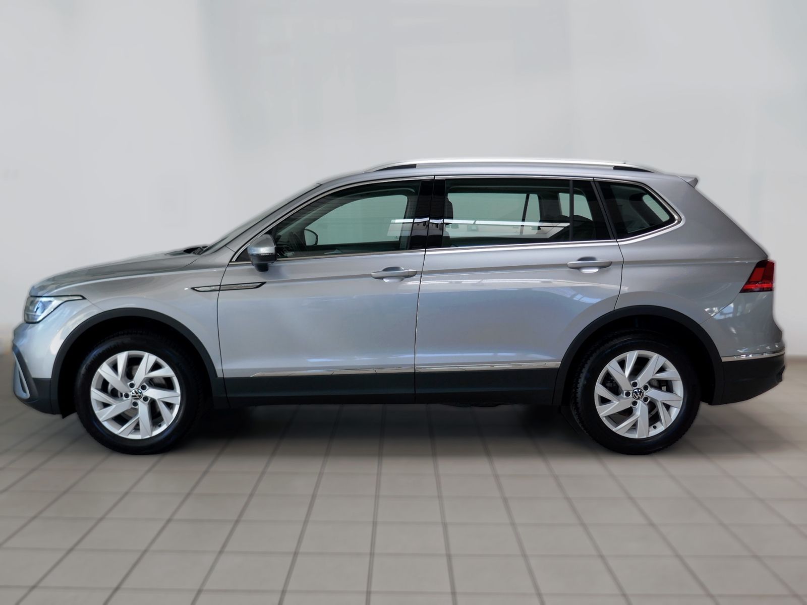 Fahrzeugabbildung Volkswagen Tiguan Allspace Life 1.5 TSI DSG | LED AHK ACC