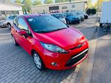 Ford Fiesta Champions Edition*SHZ*2 Hand* - Ford Fiesta Champ mit Benzin-Antrieb