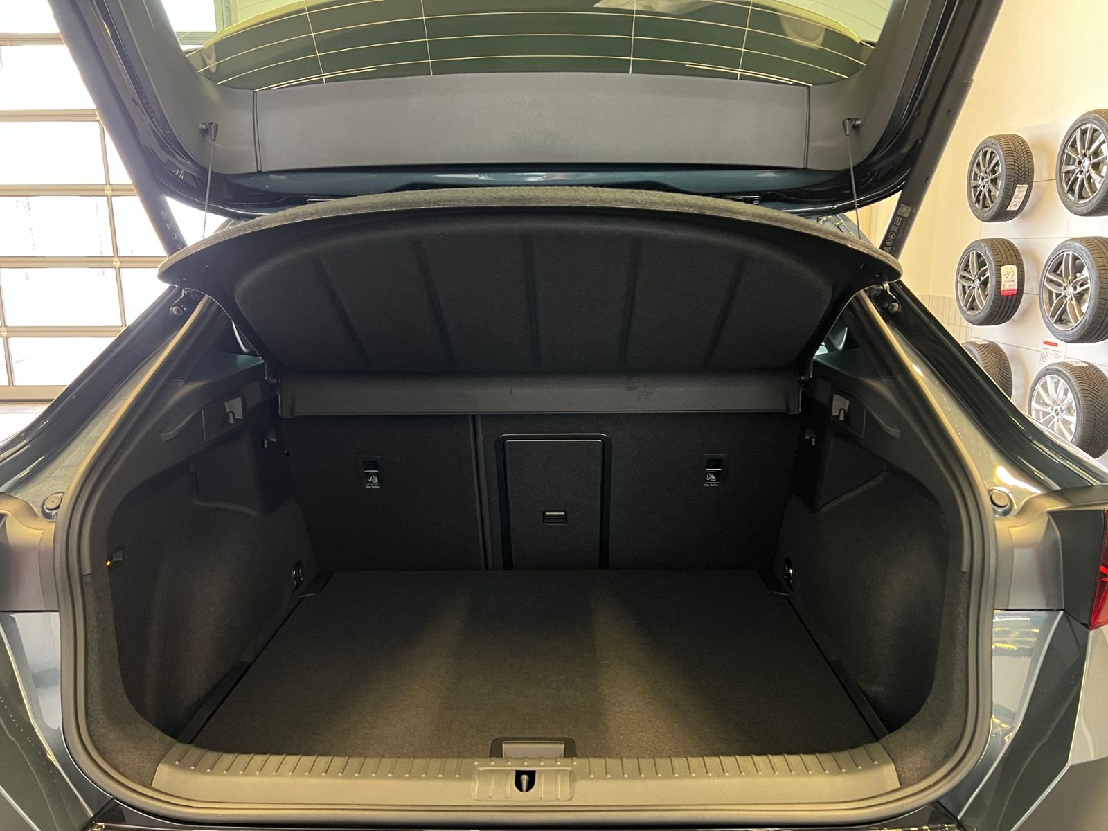 Fahrzeugabbildung CUPRA Formentor VZ 2.0 TSI DSG 4Drive *AHK, LED-Matrix