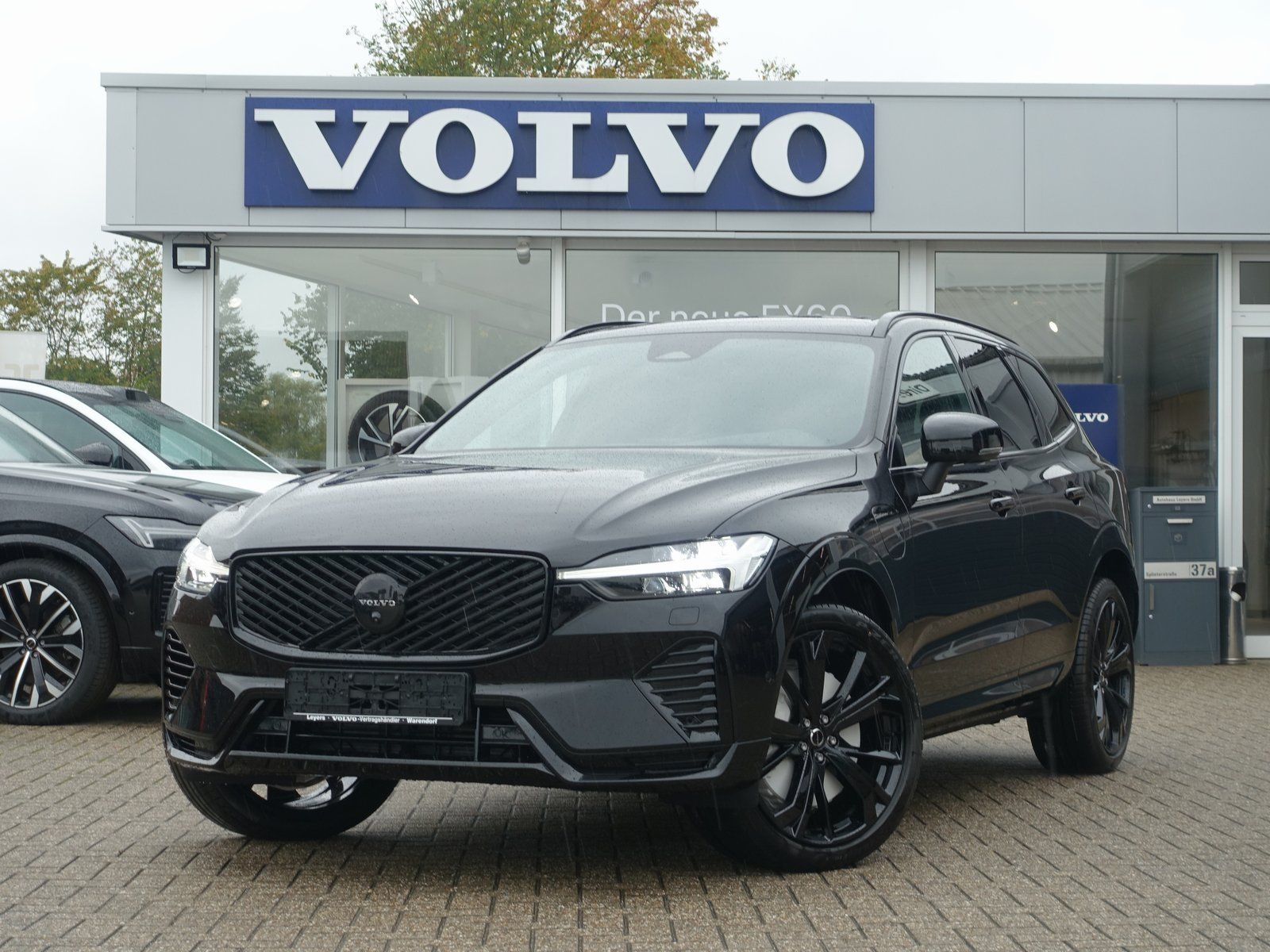 Volvo XC60 Black Edition T6 AWD Plug-in/H&K/Pano/AHK