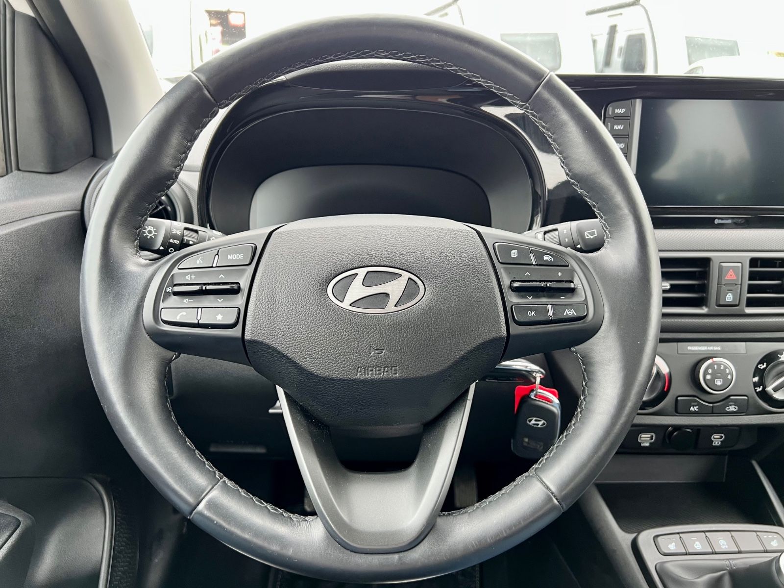 HYUNDAI i10 Trend KLIMA KAMERA NAVI SHZ