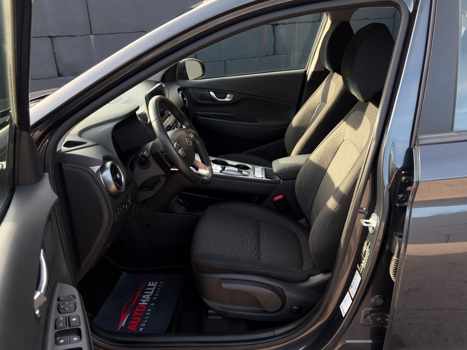 Fahrzeugabbildung Hyundai KONA E Select ACC LKAS PDC CAM SHZ CarPlay