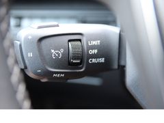 Fahrzeugabbildung Peugeot 5008 Allure Pack*Kamera*7-Sitzer!*Winterpaket*
