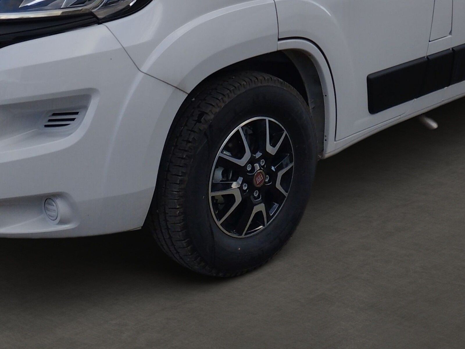 Fahrzeugabbildung Karmann Dexter DE 580 140 PS und Concept Paket