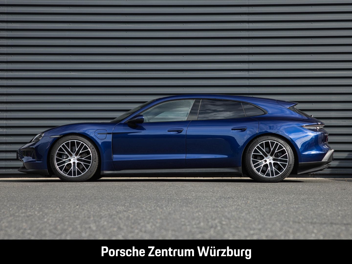 Porsche Taycan Sport Turismo InnoDrive BOSE Panoramadach imagem 2