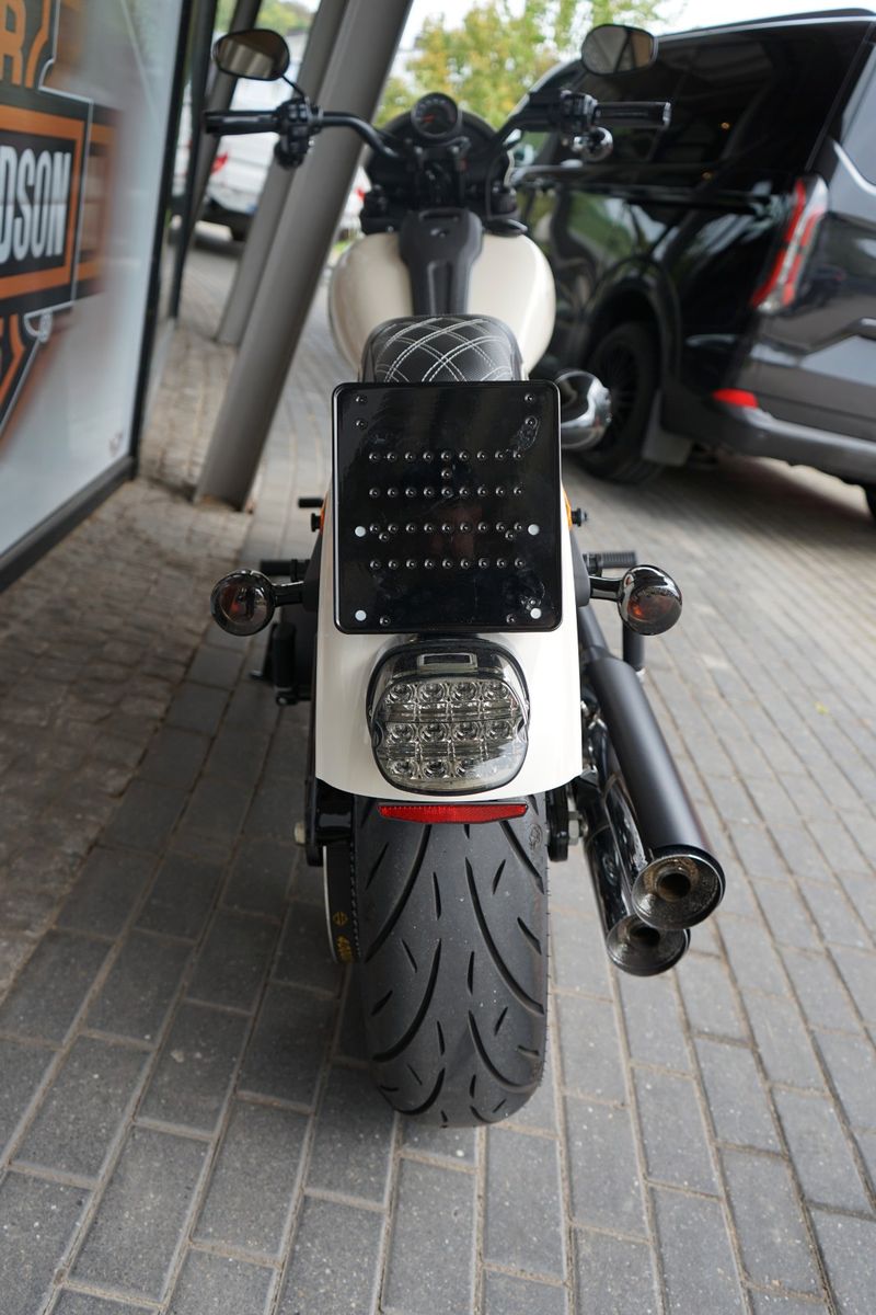 Fahrzeugabbildung Harley-Davidson Low Rider S FXLRS mit Saddlemen