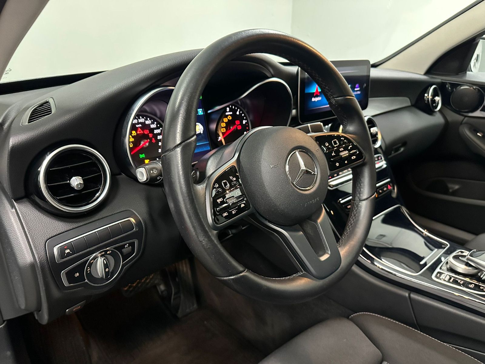 Fahrzeugabbildung Mercedes-Benz C 300 de T Autom.*AVANTGARDE*DISTRO*PANO*IHC*LED