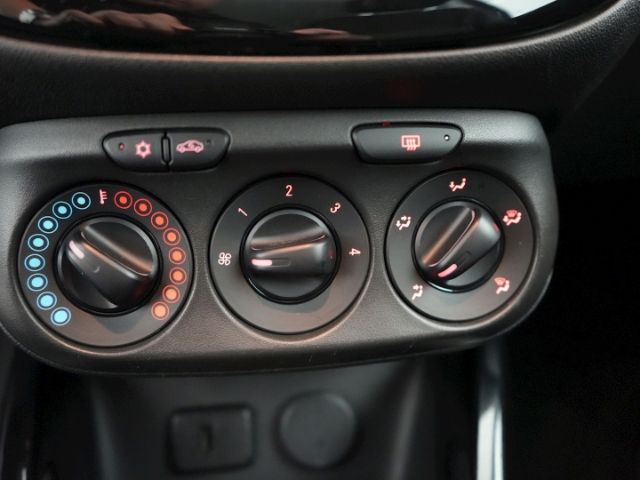 Corsa E ACTIVE+SITZHEIZUNG+LENKRADHEIZUNG+PARKPI