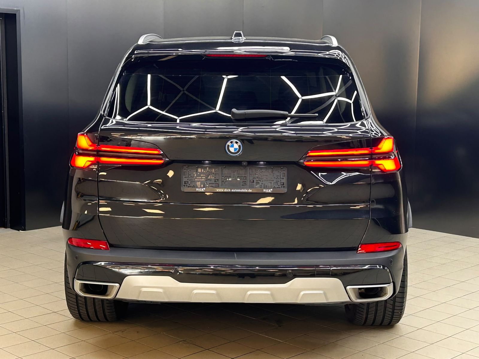 Fahrzeugabbildung BMW X5 50 e xDr PANO+MEMO+LUFT+LED+HEAD+H&K+AHK+360+